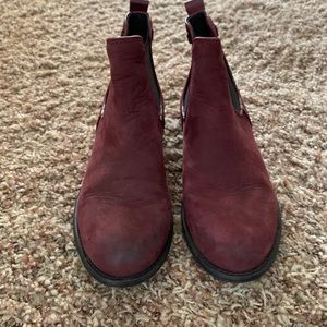 Steve Madden Maroon Chelsea Boots